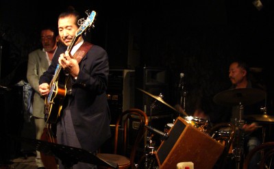 岡田勉 和田直 くろだ・あつし
