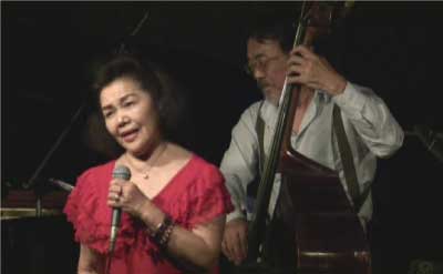 与世山澄子 岡田勉