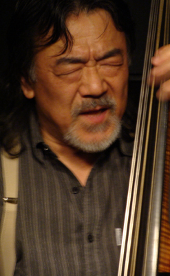 岡田勉(b)
