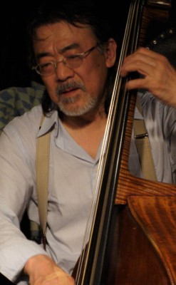 岡田勉(b)