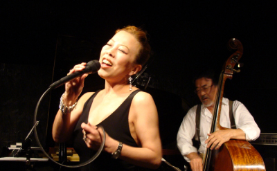 萌紅 岡田勉