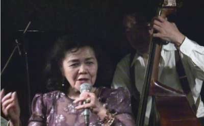 与世山澄子 岡田勉