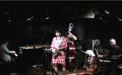 後藤浩二(p) 加納奈実(as) 岡田勉(b) 黒田敦司(ds)