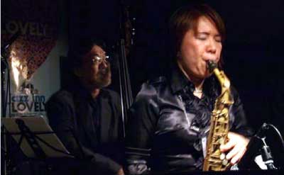 岡田勉 小林美千代