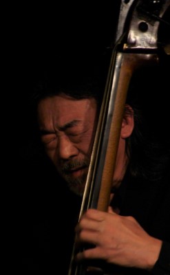 岡田勉(b)