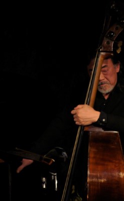岡田勉(b)