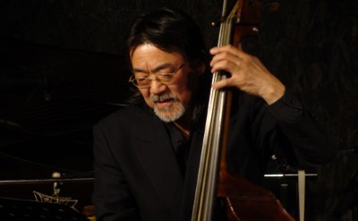 岡田勉(b)