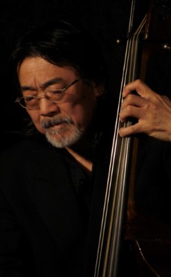岡田勉(b)