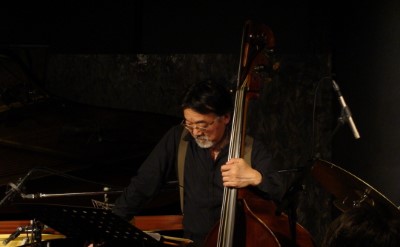 岡田勉(b)