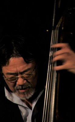 岡田勉(b)
