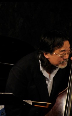岡田勉(b)