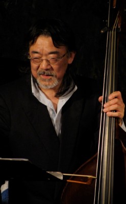 岡田勉(b)