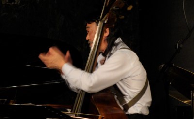岡田勉(b)