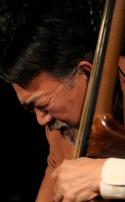 岡田勉(b)