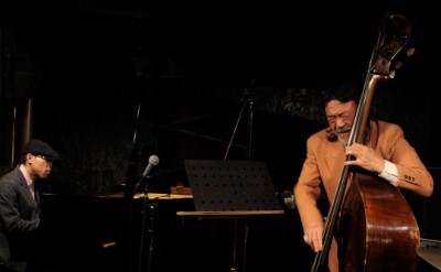 岡田勉(b)