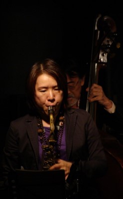 小林美千代 岡田勉