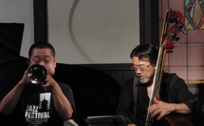 田中洋一(tp) 岡田勉(b)
