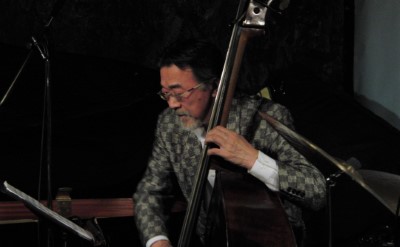 岡田勉(b)
