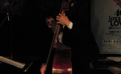 岡田勉(b)