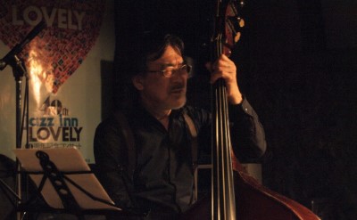 岡田勉(b)