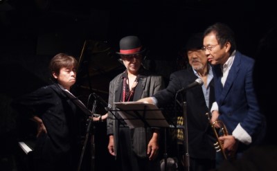 野力奏一(p) 峰厚介(ts) 岡田勉(b) 大野俊三(tp)