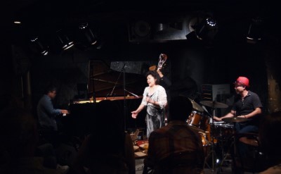 与世山澄子(vo) 後藤浩二 岡田勉 黒田敦司