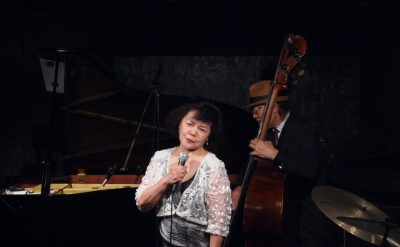 与世山澄子(vo) 岡田勉(b)